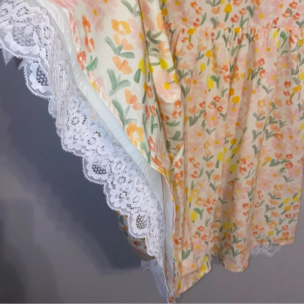 Hello Molly Floral Dress with Lace Underlay (NWT) Size L - Picture 6 of 9